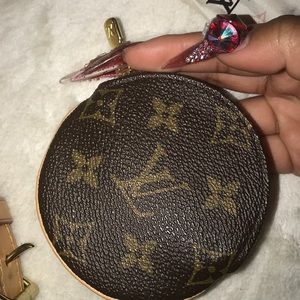 👛Authentic LOUIS VUITTON ROUND COIN purse 👛 🥰🎉